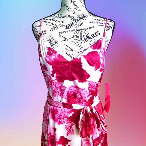 Betsey Johnson Maxi - Picture 6 of 15